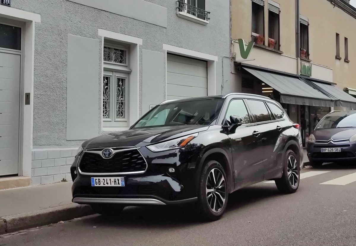 2019 Toyota Highlander LE
