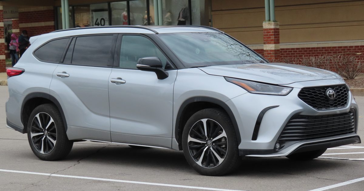 2019 Toyota Highlander LE — photo 3