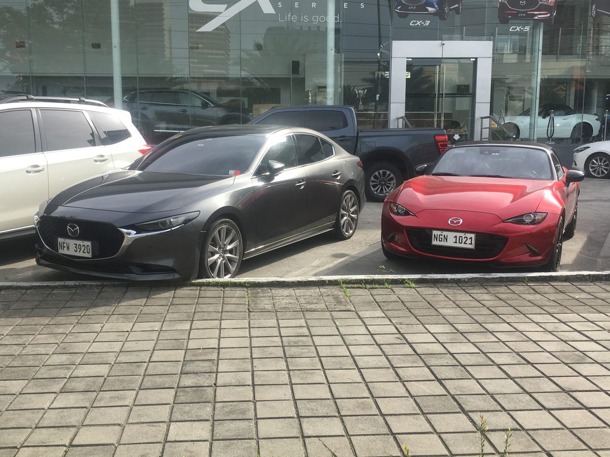 2022 Mazda Mazda3 Preferred — photo 2
