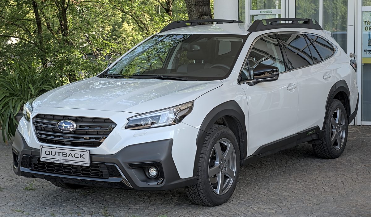 2022 Subaru Outback Premium — photo 2